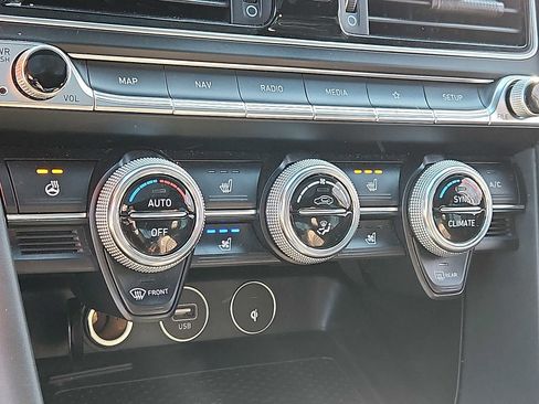 Used 2022 Genesis G70 3.3T w/ Sport Prestige Package image 16