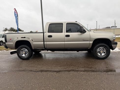 Used 2001 Chevrolet Silverado 2500 LS w/ Off-Road Skid Plate Pkg image 19