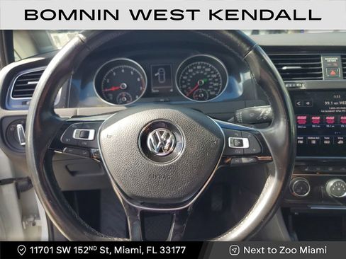 Used 2018 Volkswagen Golf SE image 28