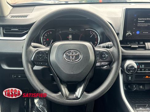 Used 2025 Toyota RAV4 XLE AWD/4WD image 13