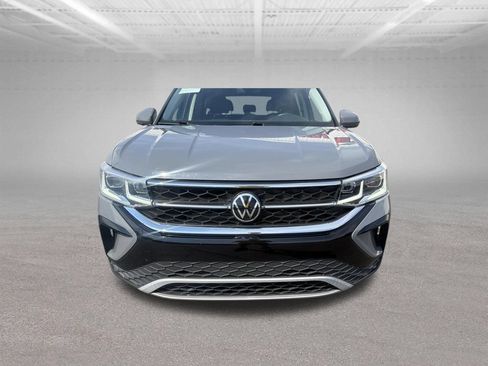 Used 2022 Volkswagen Taos SEL w/ Panoramic Sunroof Package AWD/4WD image 16