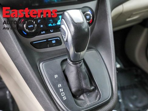 Used 2017 Ford Transit Connect XLT image 13