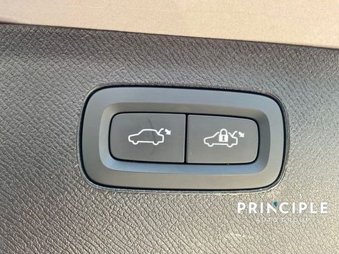 Certified 2024 Volvo XC90 B6 Plus w/ Protection Package Premier image 26