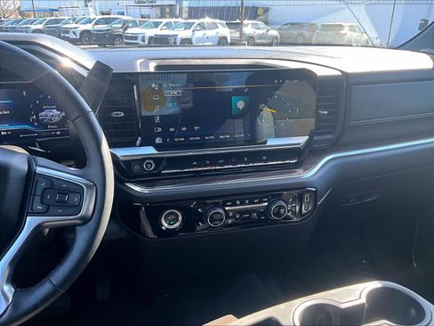 Used 2023 Chevrolet Silverado 1500 LT image 17