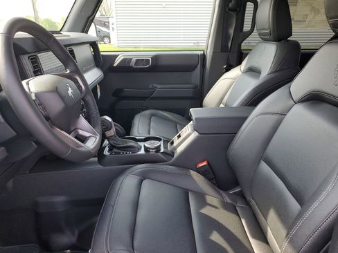 New 2025 Ford Bronco Badlands image 15