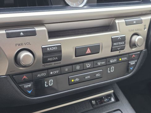 Used 2015 Lexus ES 350 image 21