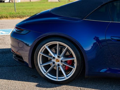 Used 2020 Porsche 911 Carrera 4S image 15
