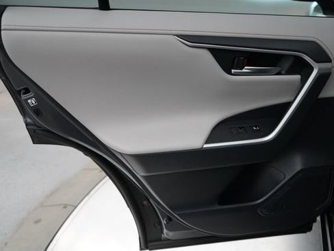 Used 2019 Toyota RAV4 Limited w/ Cold Weather Package AWD/4WD image 37