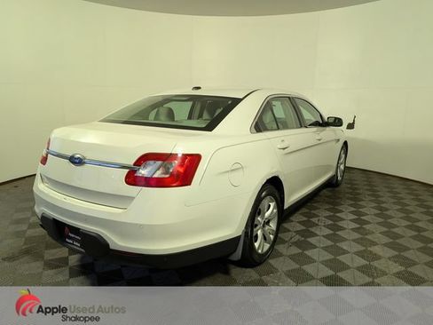 Used 2010 Ford Taurus SEL FWD image 5