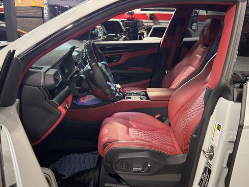 Used 2024 Lamborghini Urus S AWD/4WD image 16