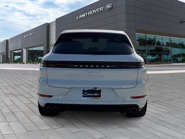 Used 2024 Porsche Cayenne S AWD/4WD image 4
