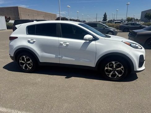 Used 2020 Kia Sportage LX FWD image 3
