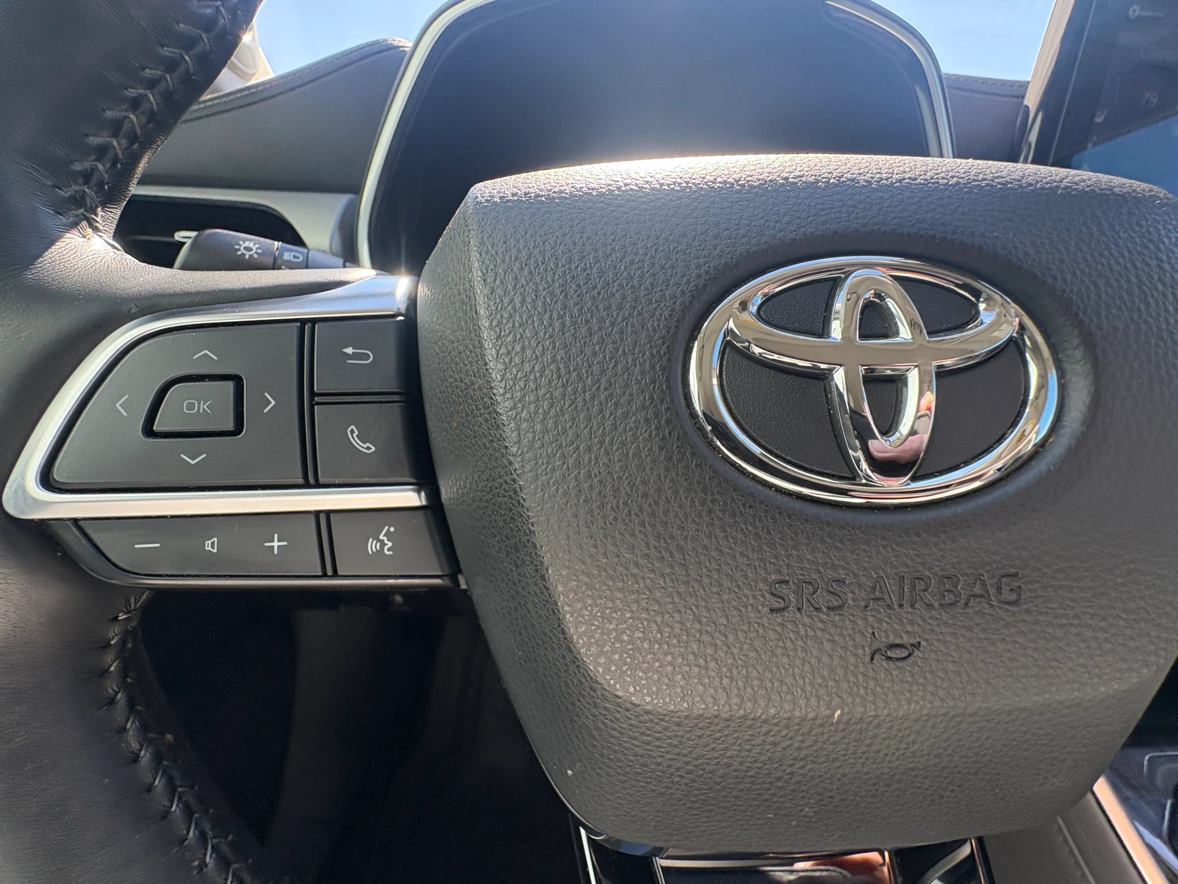 Used 2021 Toyota Highlander Platinum FWD image 30
