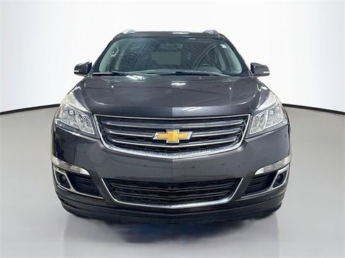 Used 2017 Chevrolet Traverse LT image 3