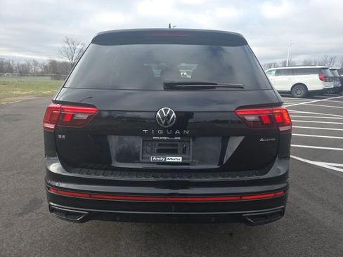 Used 2023 Volkswagen Tiguan SE R-Line image 9