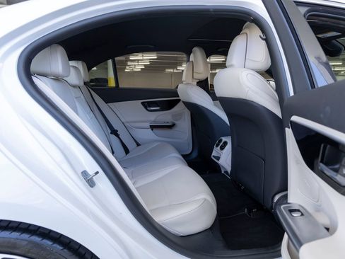 Used 2024 Mercedes-Benz C 300 Sedan image 24