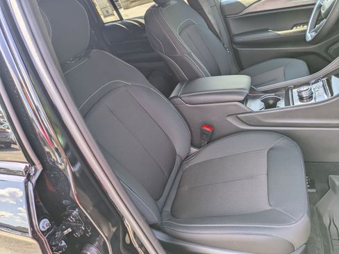 New 2025 Jeep Grand Cherokee Laredo X w/ Trailer Tow Package image 28