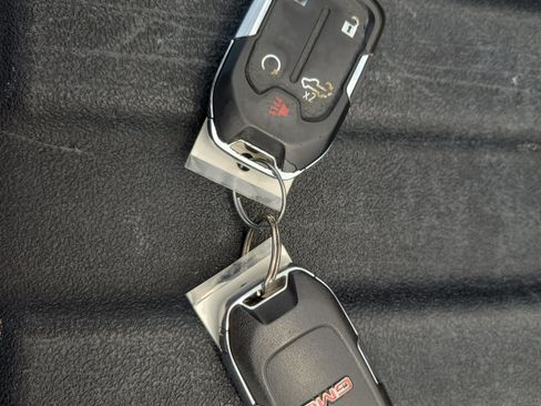 Used 2020 GMC Sierra 1500 AT4 w/ AT4 Premium Package AWD/4WD image 32