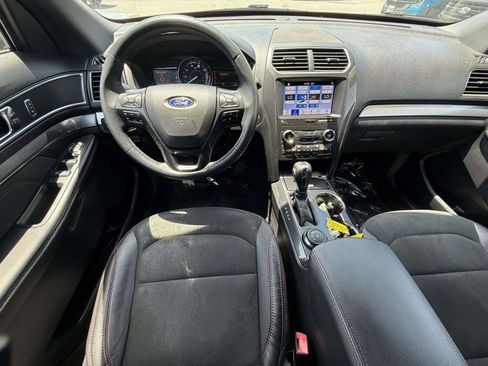 Used 2019 Ford Explorer XLT w/ Equipment Group 202A AWD/4WD image 8