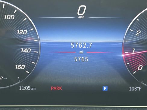 Used 2025 Mercedes-Benz GLB 250 image 27