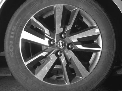 Used 2025 Nissan Versa SV image 15