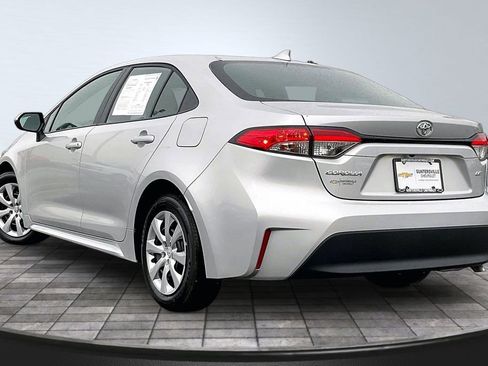 Used 2025 Toyota Corolla LE FWD image 13