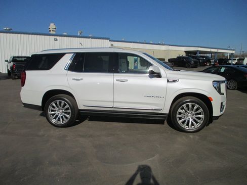 Used 2023 GMC Yukon Denali image 4