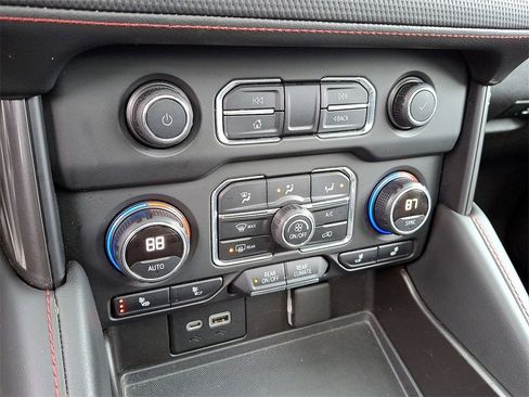 Used 2021 Chevrolet Tahoe RST w/ Luxury Package image 16