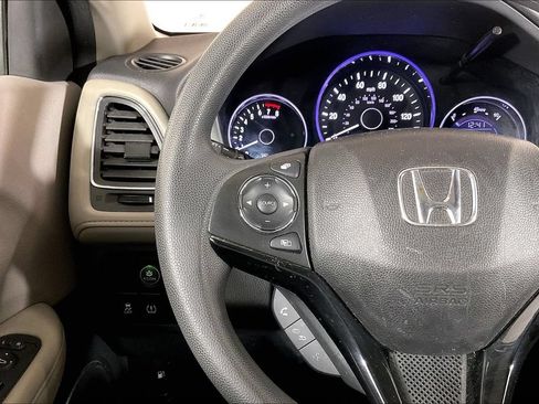 Used 2018 Honda HR-V EX image 18