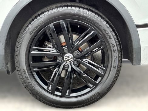 Used 2022 Volkswagen Tiguan SE R-Line FWD image 12
