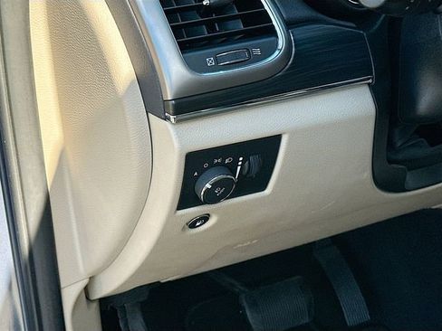 Used 2020 Jeep Grand Cherokee Limited image 10