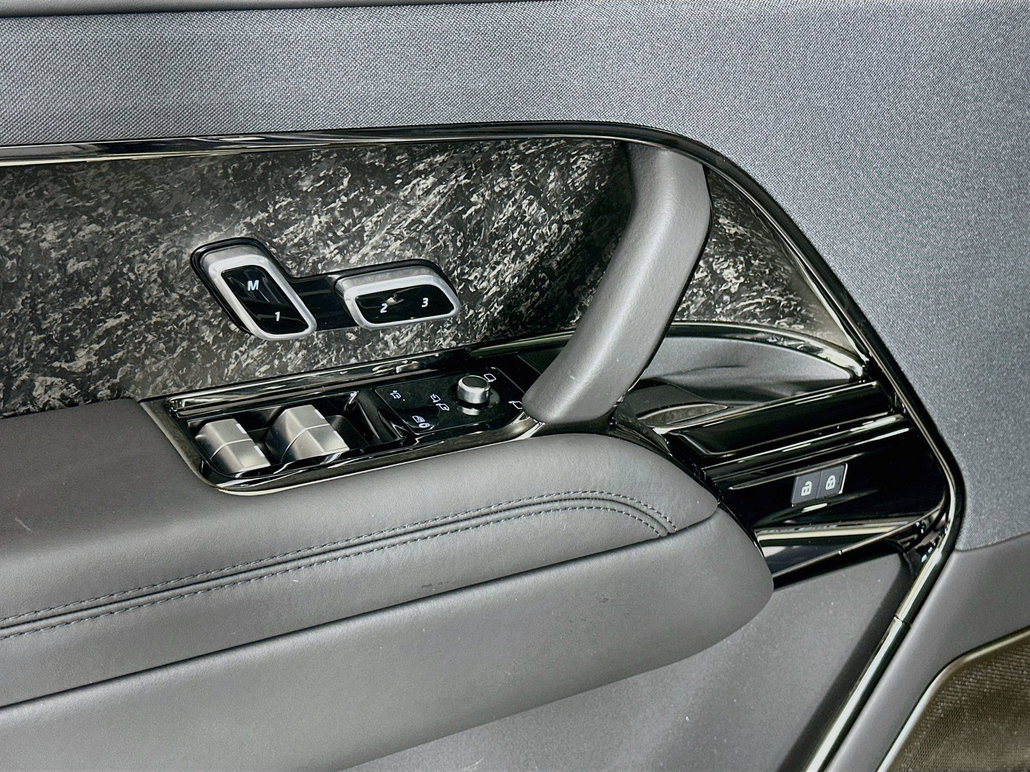 New 2026 Land Rover Range Rover Sport SV Carbon AWD/4WD image 15