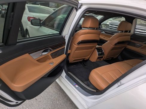 Used 2019 BMW 750i xDrive w/ Executive Package AWD/4WD image 5