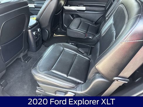 Used 2020 Ford Explorer XLT w/ Equipment Group 202A AWD/4WD image 15