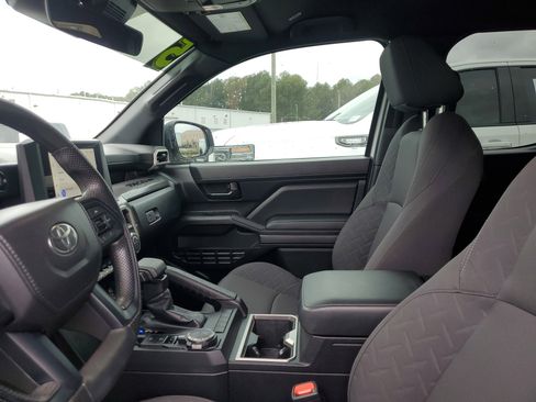 Used 2025 Toyota Tacoma SR5 image 17