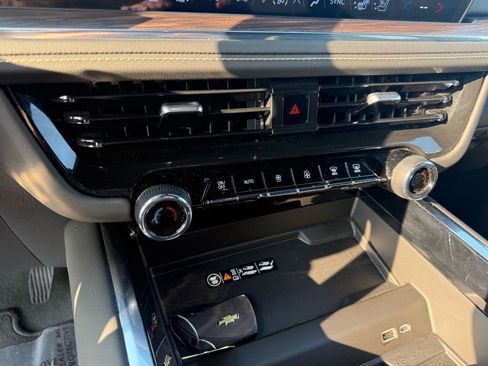 Used 2025 Chevrolet Tahoe Premier image 21