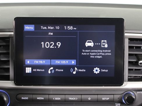 Certified 2023 Hyundai Venue SEL image 8