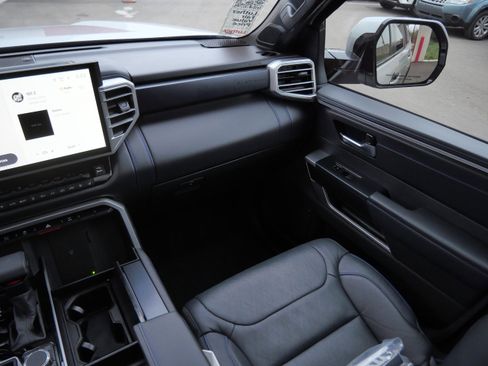 Certified 2025 Toyota Sequoia Platinum image 12