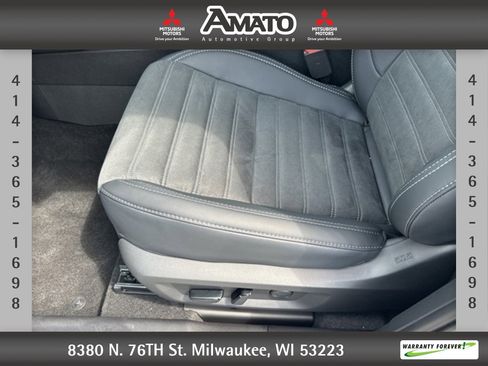 New 2025 Mitsubishi Outlander SE image 24