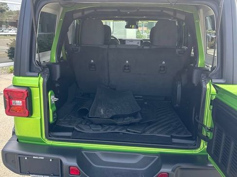 Used 2025 Jeep Wrangler Unlimited Sport AWD/4WD image 5