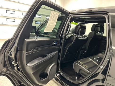 Used 2019 Jeep Grand Cherokee Overland image 31