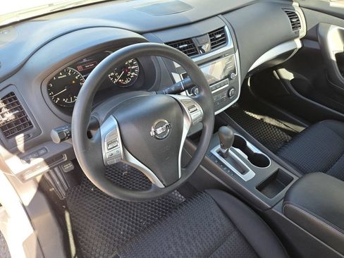 Used 2016 Nissan Altima 2.5 S w/ Power Driver Seat Package FWD image 11