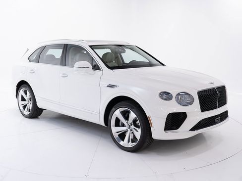 Used 2024 Bentley Bentayga V8 image 7