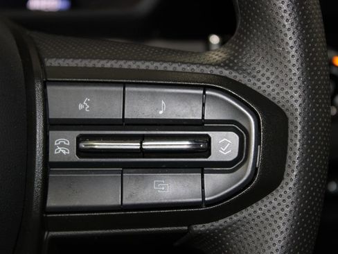 Used 2024 Chevrolet Colorado W/T RWD image 33