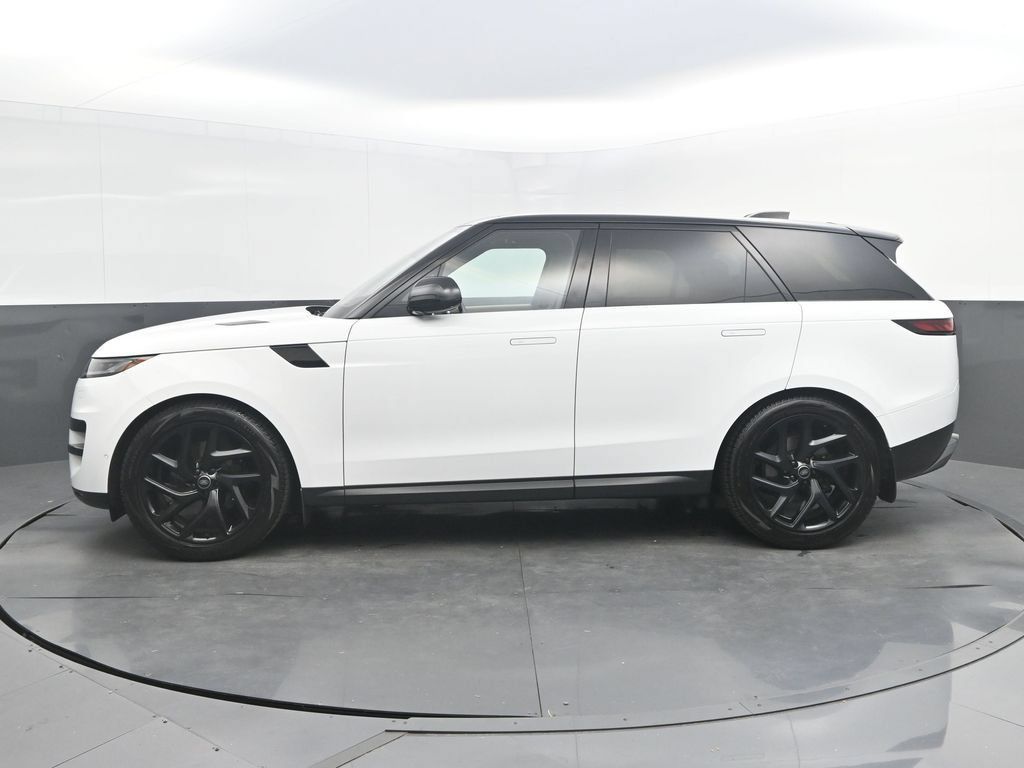 Used 2023 Land Rover Range Rover Sport SE AWD/4WD image 2