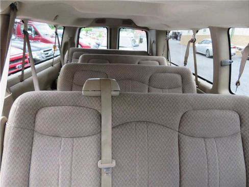 Used 2004 Chevrolet Express 3500 Extended Passenger w/ LS Preferred Equipment Group RWD image 4