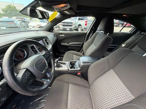 Used 2022 Dodge Charger SXT w/ Driver Convenience Group AWD/4WD image 10
