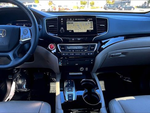 Used 2021 Honda Pilot Elite image 17