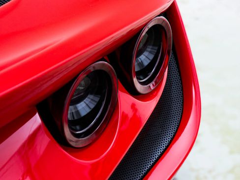 Used 2021 Ferrari F8 Tributo image 15