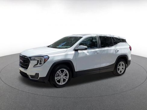 Used 2024 GMC Terrain SLE FWD image 8